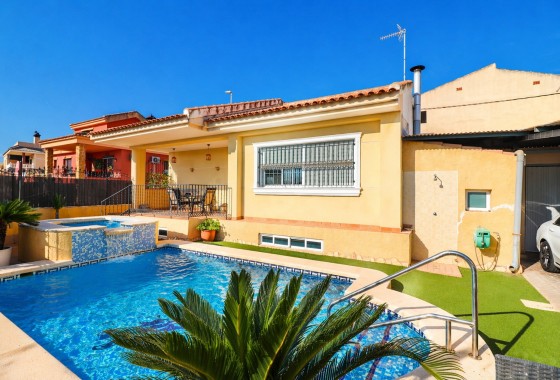 Vrijstaande Villa - Herverkoop - Almoradí -
                El Saladar
