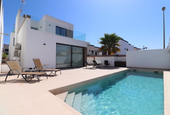 Vrijstaande Villa - Herverkoop -
        Benijofar - C4S-74779