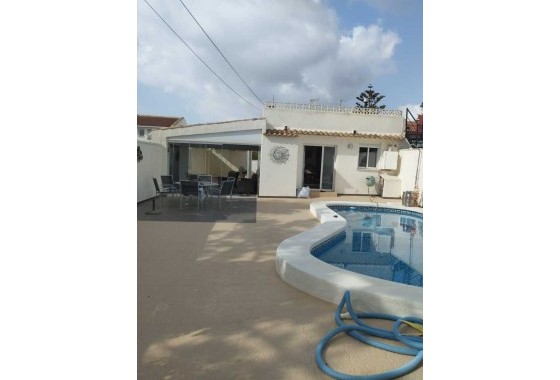 Vrijstaande Villa - Herverkoop - Cabo Roig -
                Cabo Roig