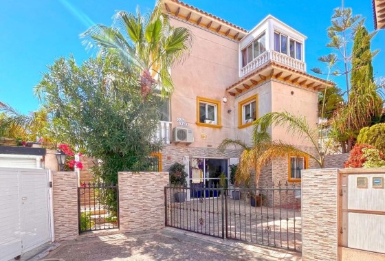 Vrijstaande Villa - Herverkoop - La Zenia -
                Costa Blanca