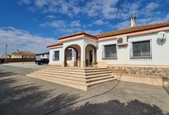 Vrijstaande Villa - Herverkoop -
        Orihuela - CA07-54990