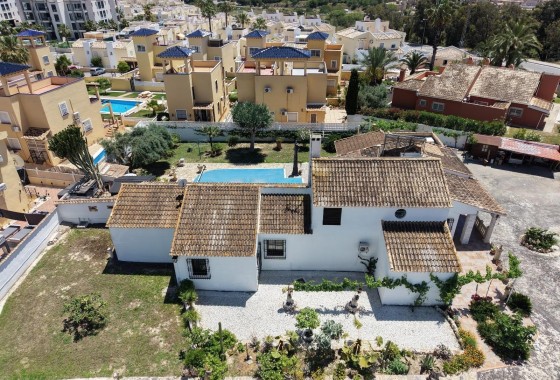 Vrijstaande villa - Herverkoop - Orihuela Costa - Villamartin