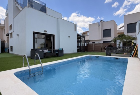 Vrijstaande Villa - Herverkoop - Torrevieja -
                Aguas Nuevas