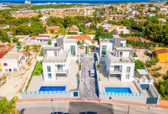 Vrijstaande villa - Herverkoop - Torrevieja -
                Los Balcones