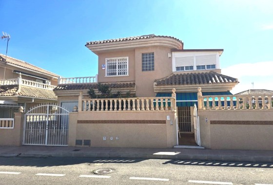 Vrijstaande Villa - Herverkoop - Torrevieja -
                Los Balcones