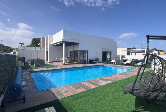 Vrijstaande Villa - Herverkoop - Villamartín - Costa Blanca