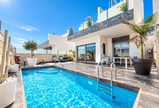 Vrijstaande Villa - Herverkoop -
        Villamartín - MLS-39601