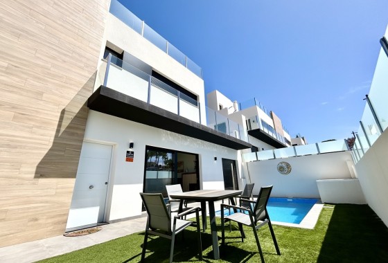 Vrijstaande Villa - Herverkoop - Villamartín -
                Villamartín