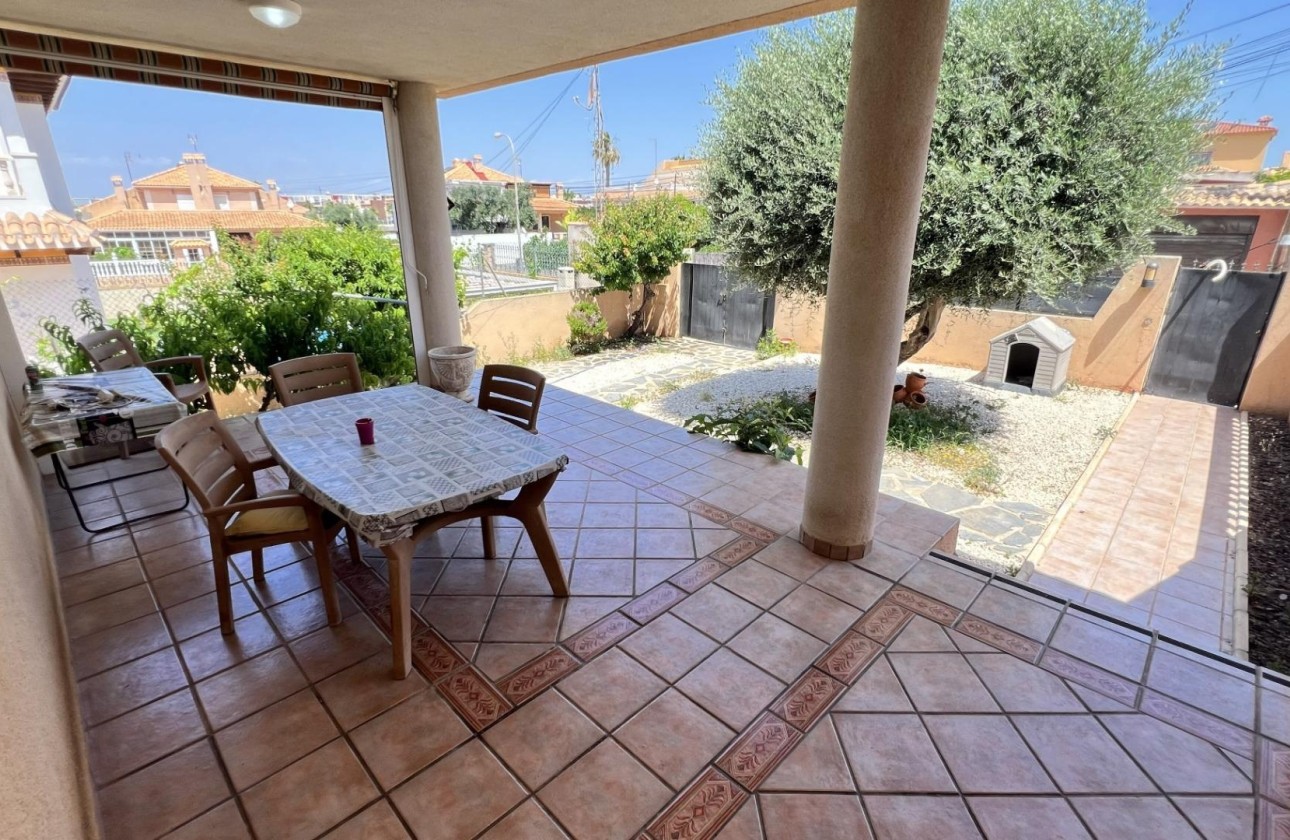 Wiederverkauf - Doppelhaushälfte -
Torrevieja - Aguas Nuevas