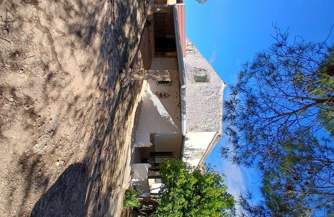 Wiederverkauf - Finca / Landhaus -
Caudete