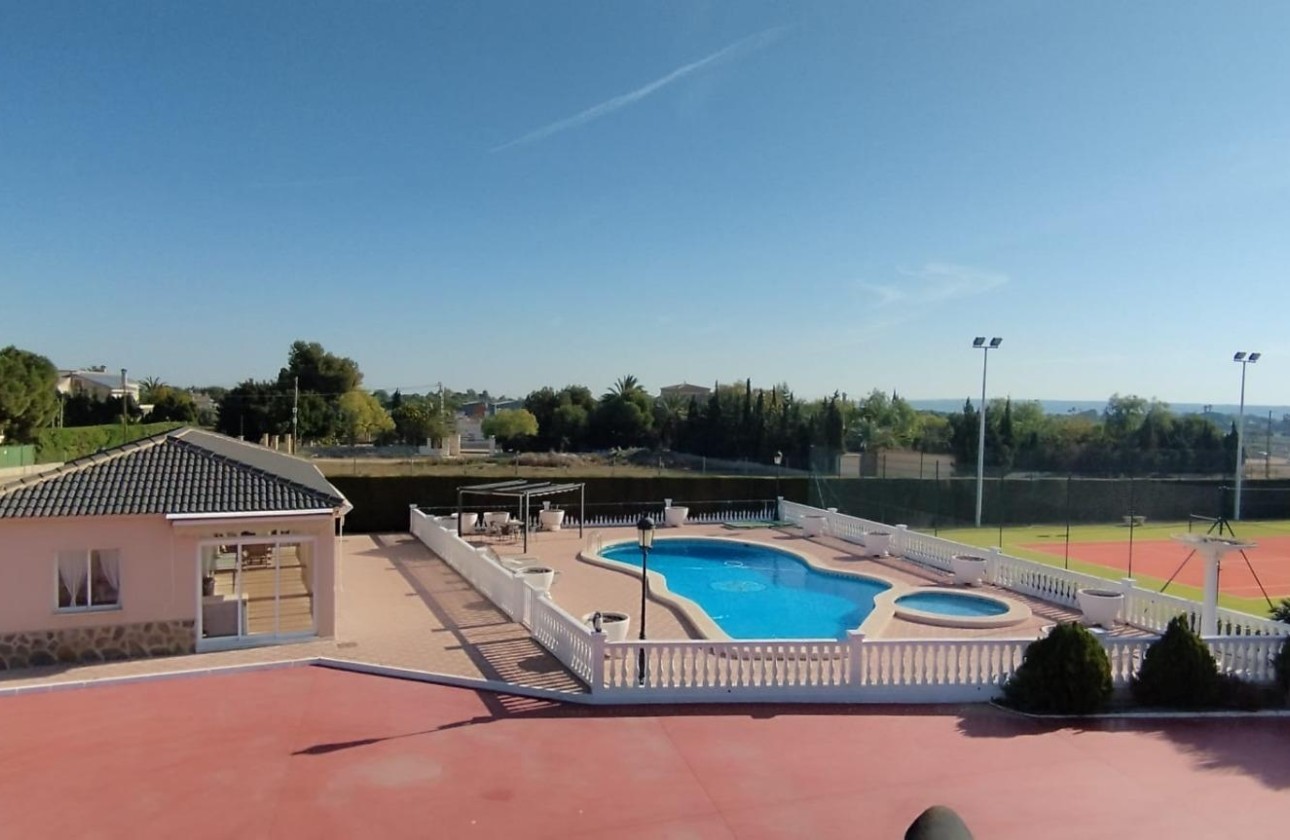 Wiederverkauf - Finca / Landhaus -
Elche