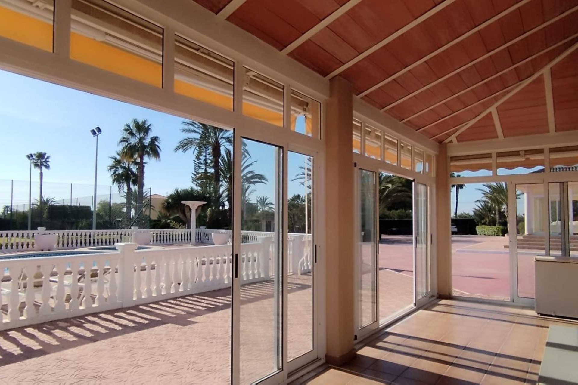 Wiederverkauf - Finca / Landhaus -
Elche