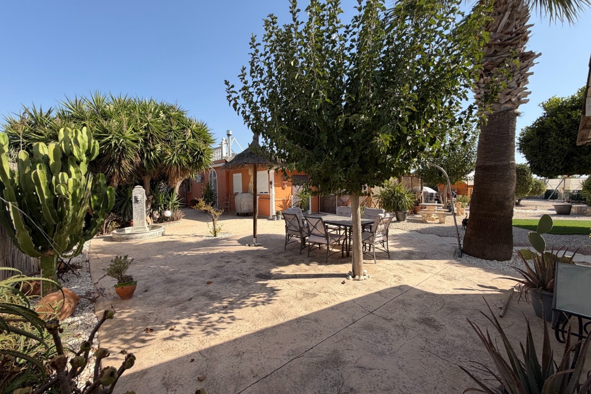 Wiederverkauf - Finca / Landhaus -
La Marina - Elche