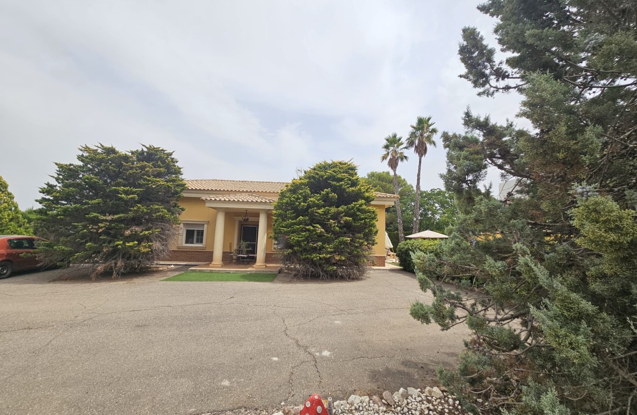 Wiederverkauf - Finca / Landhaus -
Monóvar