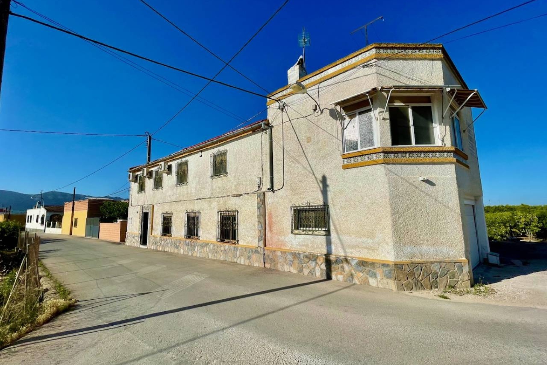 Wiederverkauf - Finca / Landhaus -
Orihuela