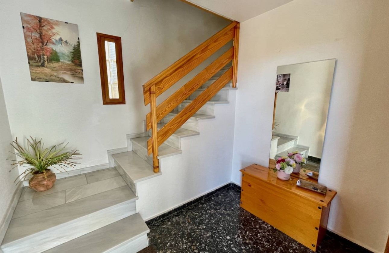 Wiederverkauf - Finca / Landhaus -
Orihuela