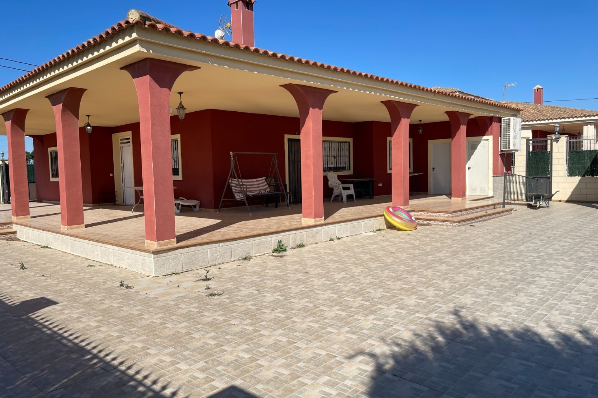 Wiederverkauf - Freistehende Villa -
Albatera