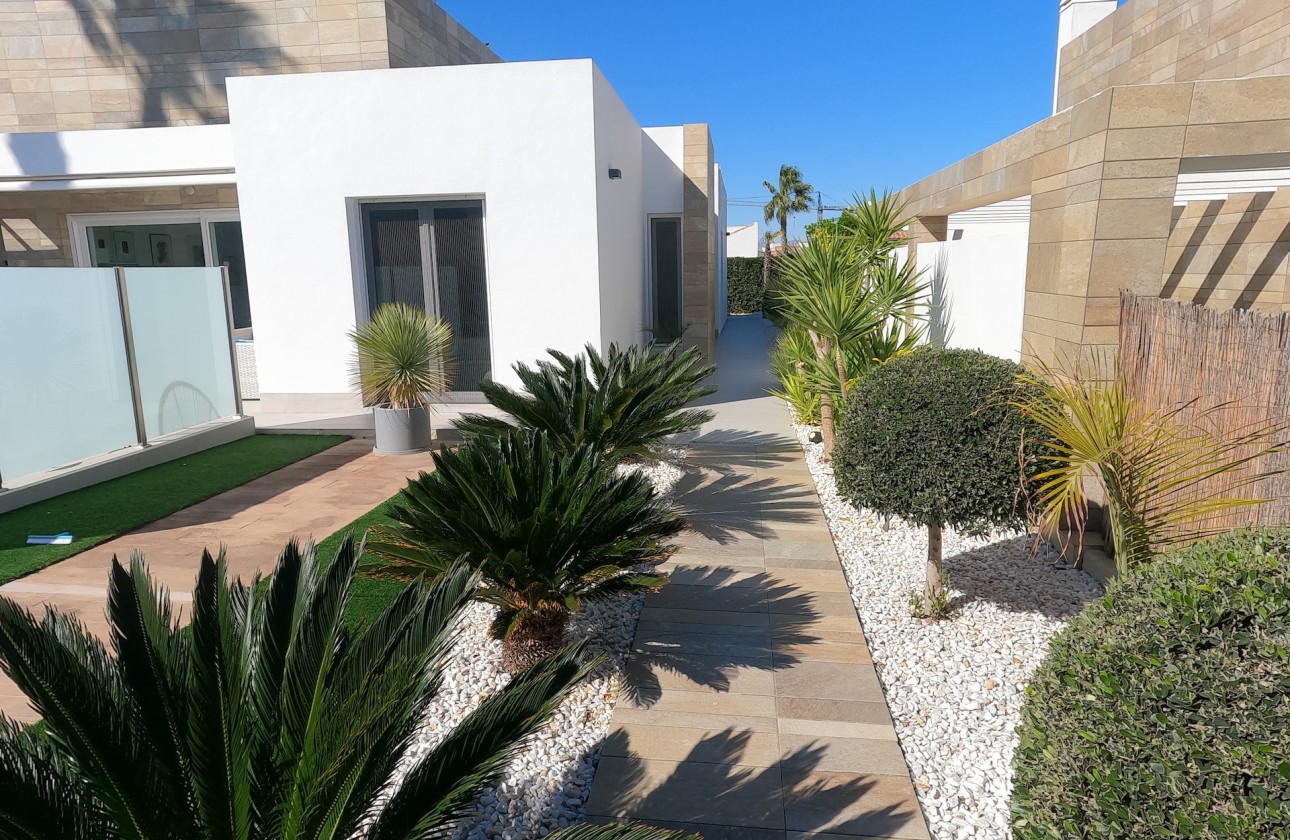 Wiederverkauf - Freistehende Villa -
Algorfa