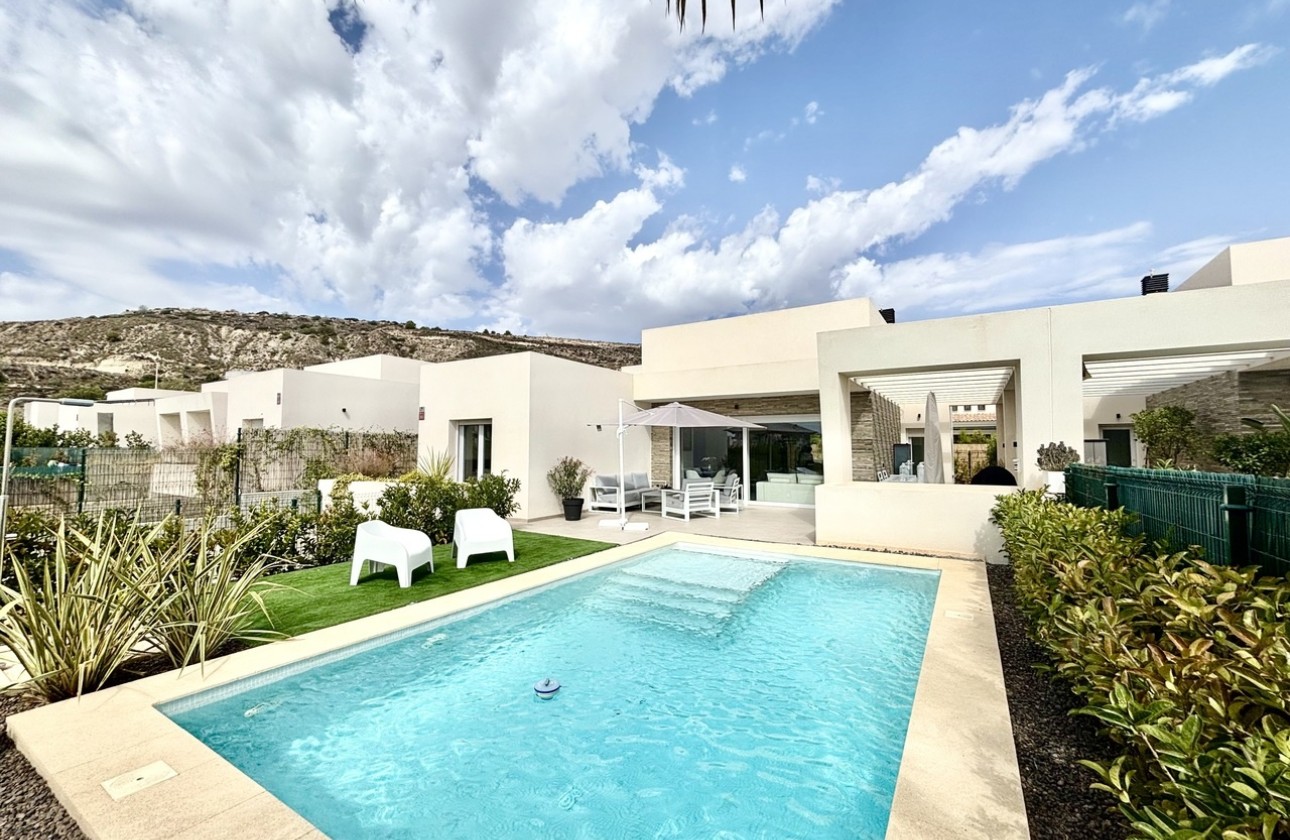 Wiederverkauf - Freistehende Villa -
Algorfa