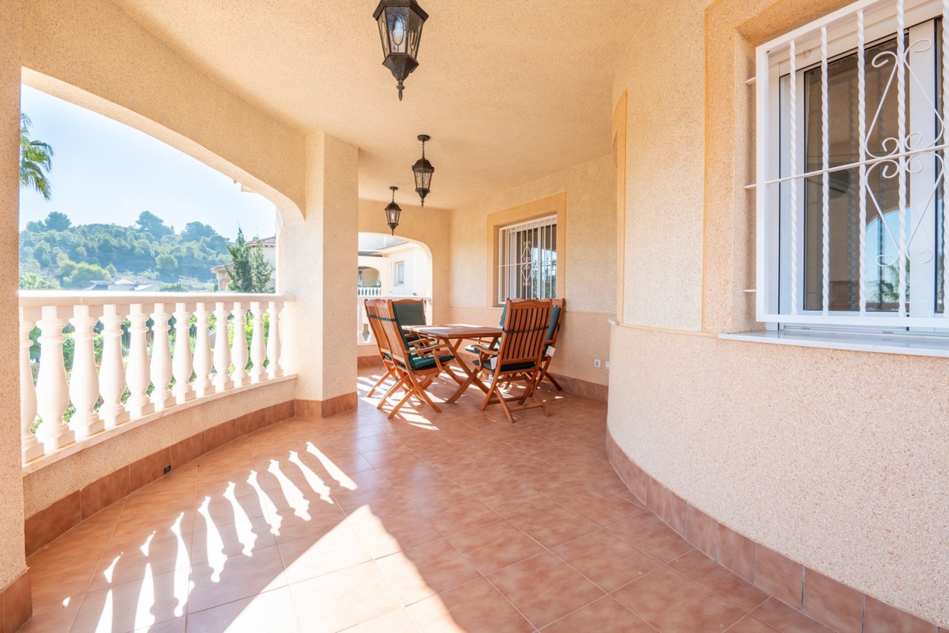 Wiederverkauf - Freistehende Villa -
Algorfa