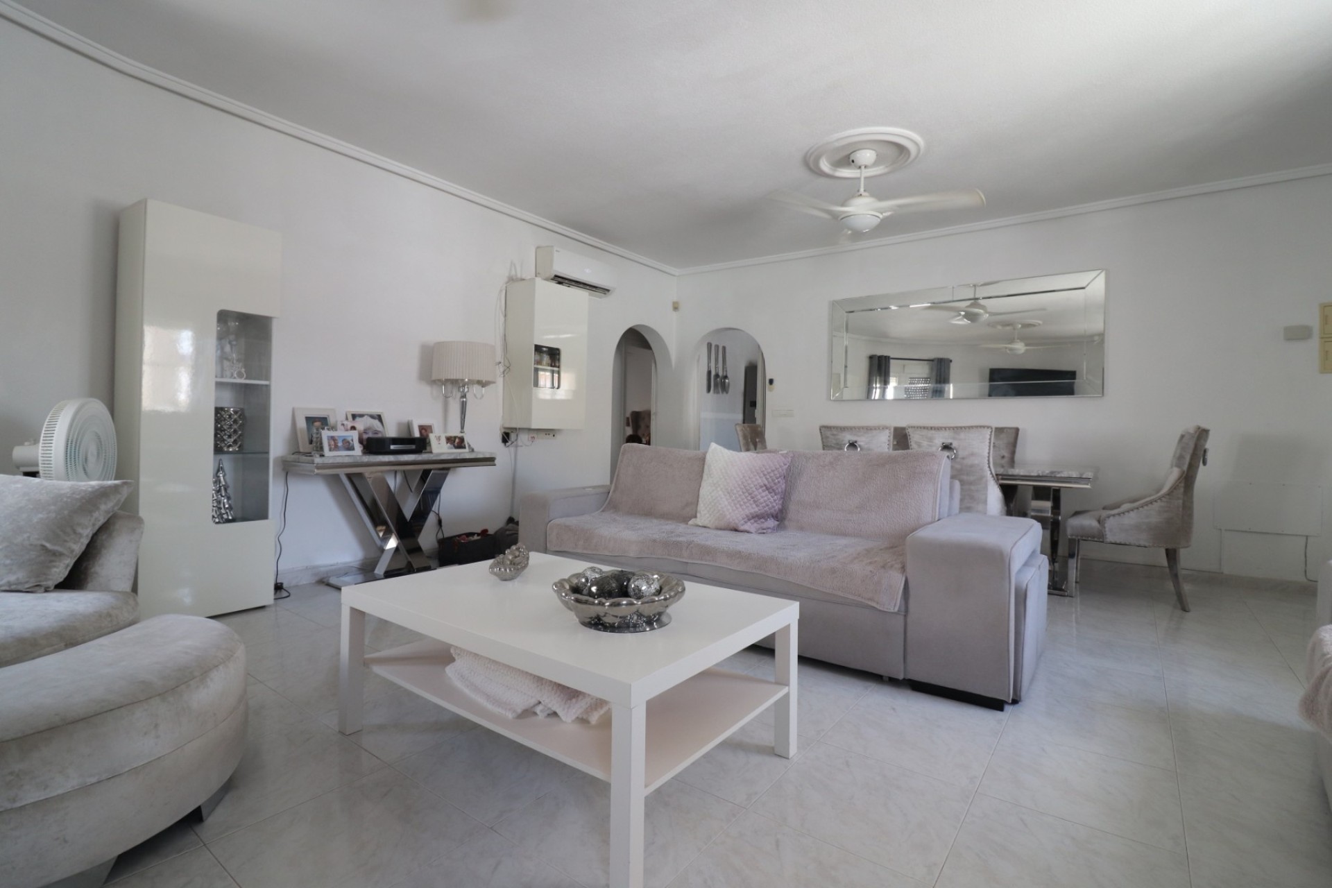 Wiederverkauf - Freistehende Villa -
Benijofar - Benimar I