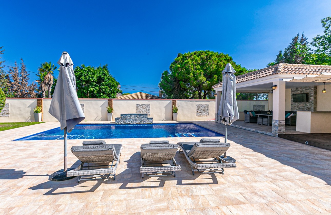 Wiederverkauf - Freistehende Villa -
Campoamor - Lomas de Don Juan