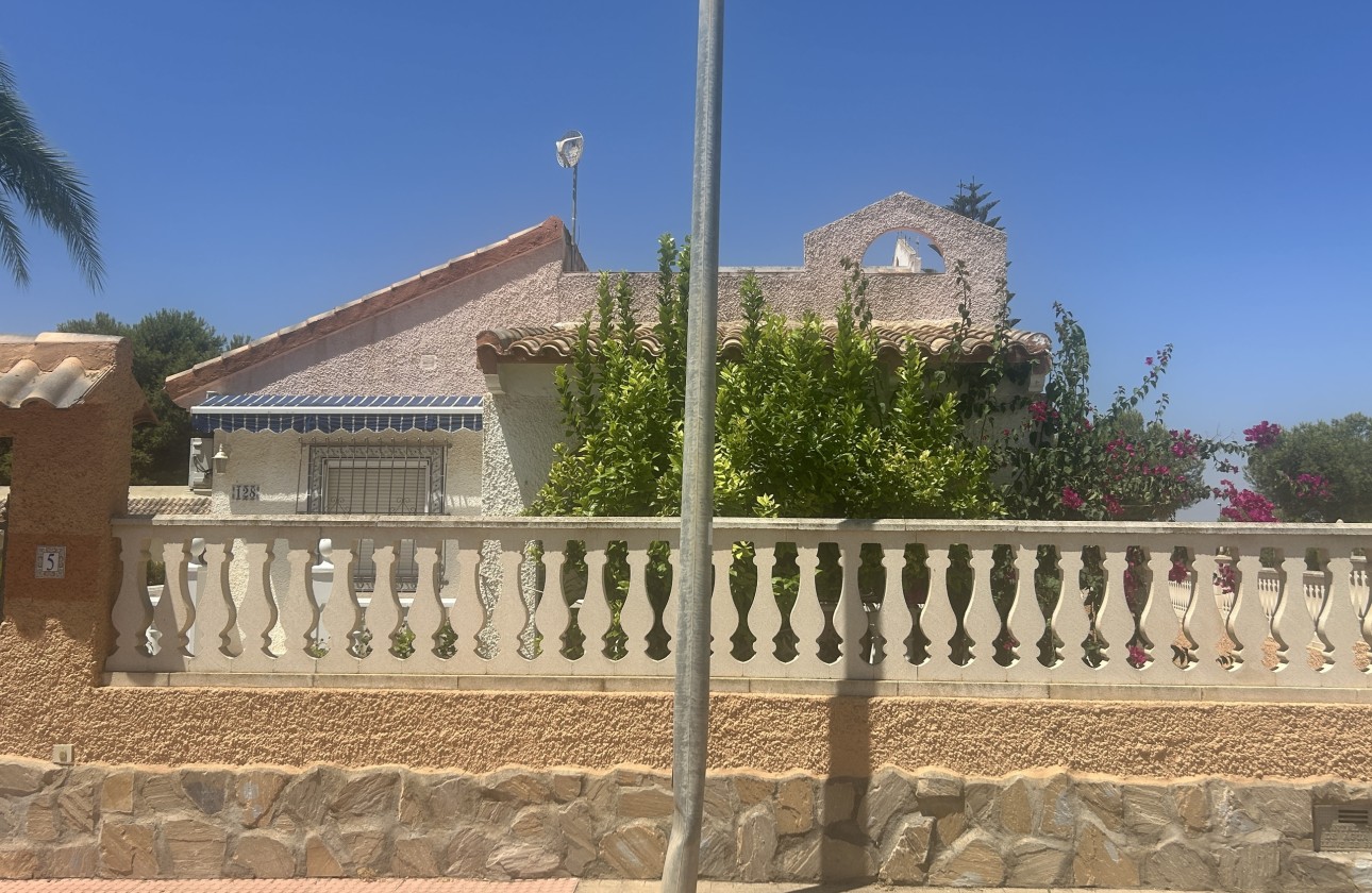 Wiederverkauf - Freistehende Villa -
Camposol