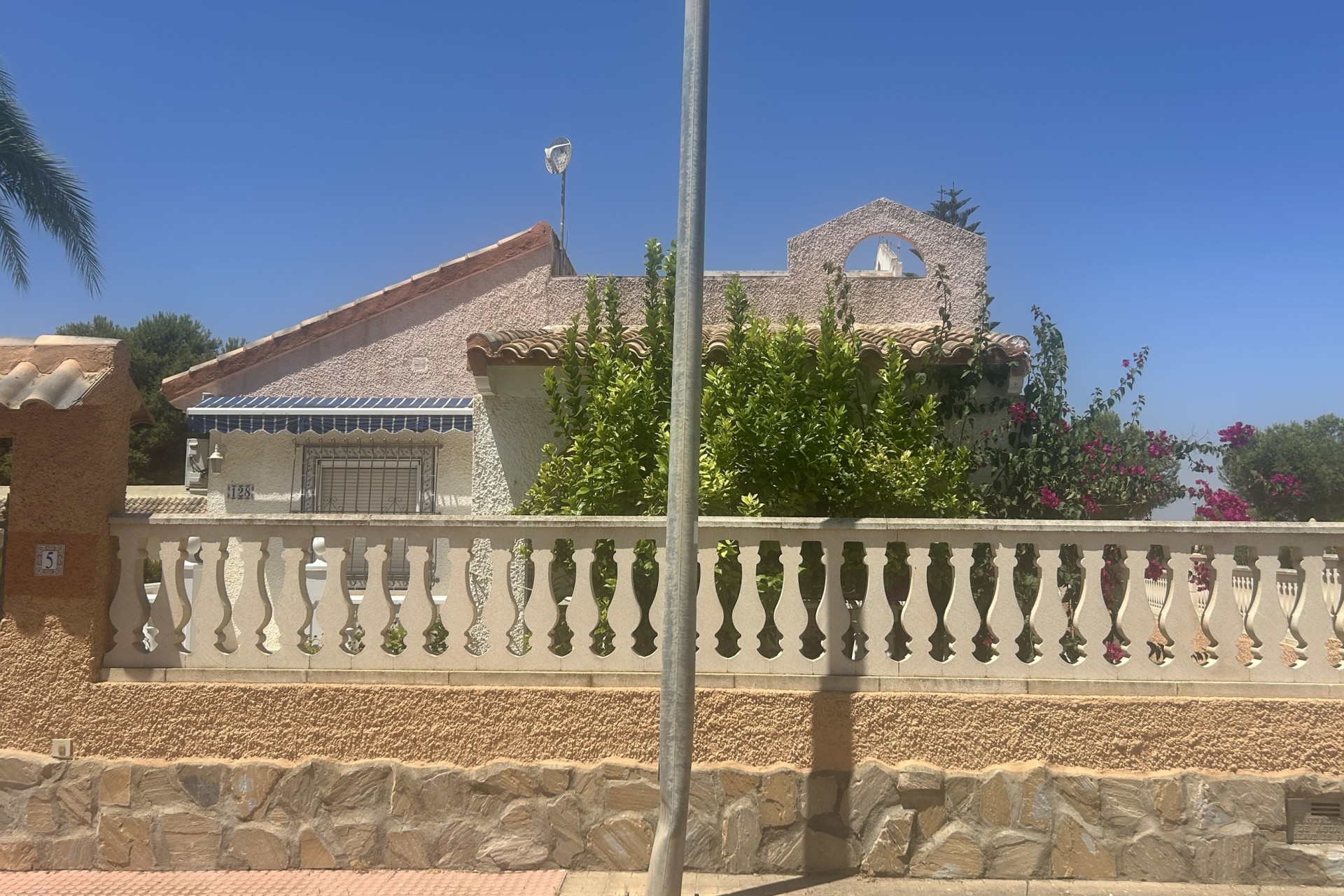 Wiederverkauf - Freistehende Villa -
Camposol