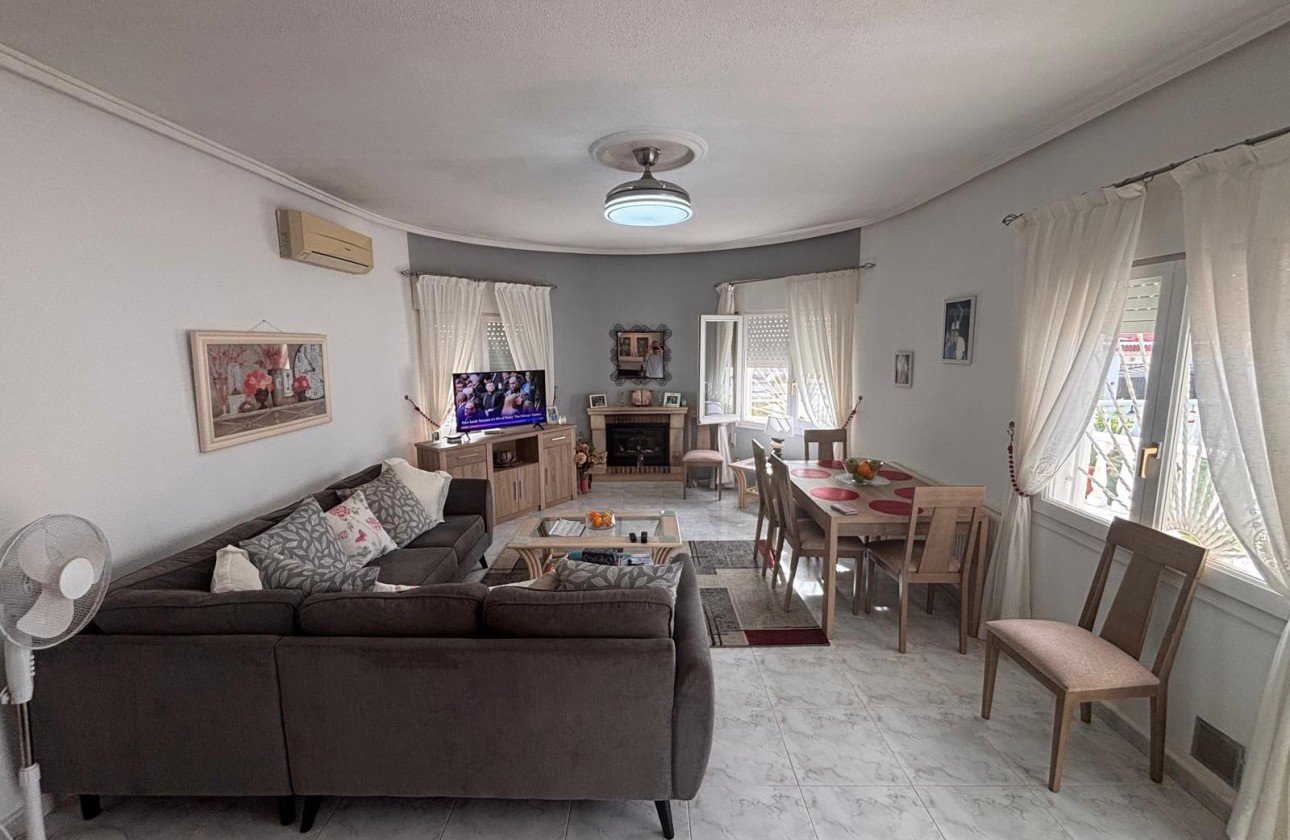 Wiederverkauf - Freistehende Villa -
Ciudad Quesada - Rojales - Urbanización Ciudad Quesada