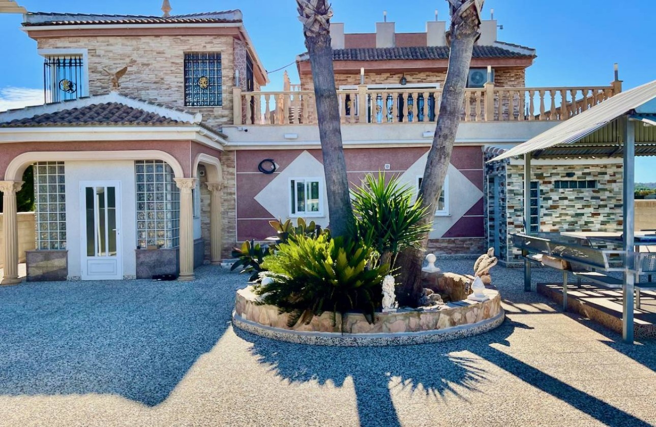 Wiederverkauf - Freistehende Villa -
Guardamar del Segura