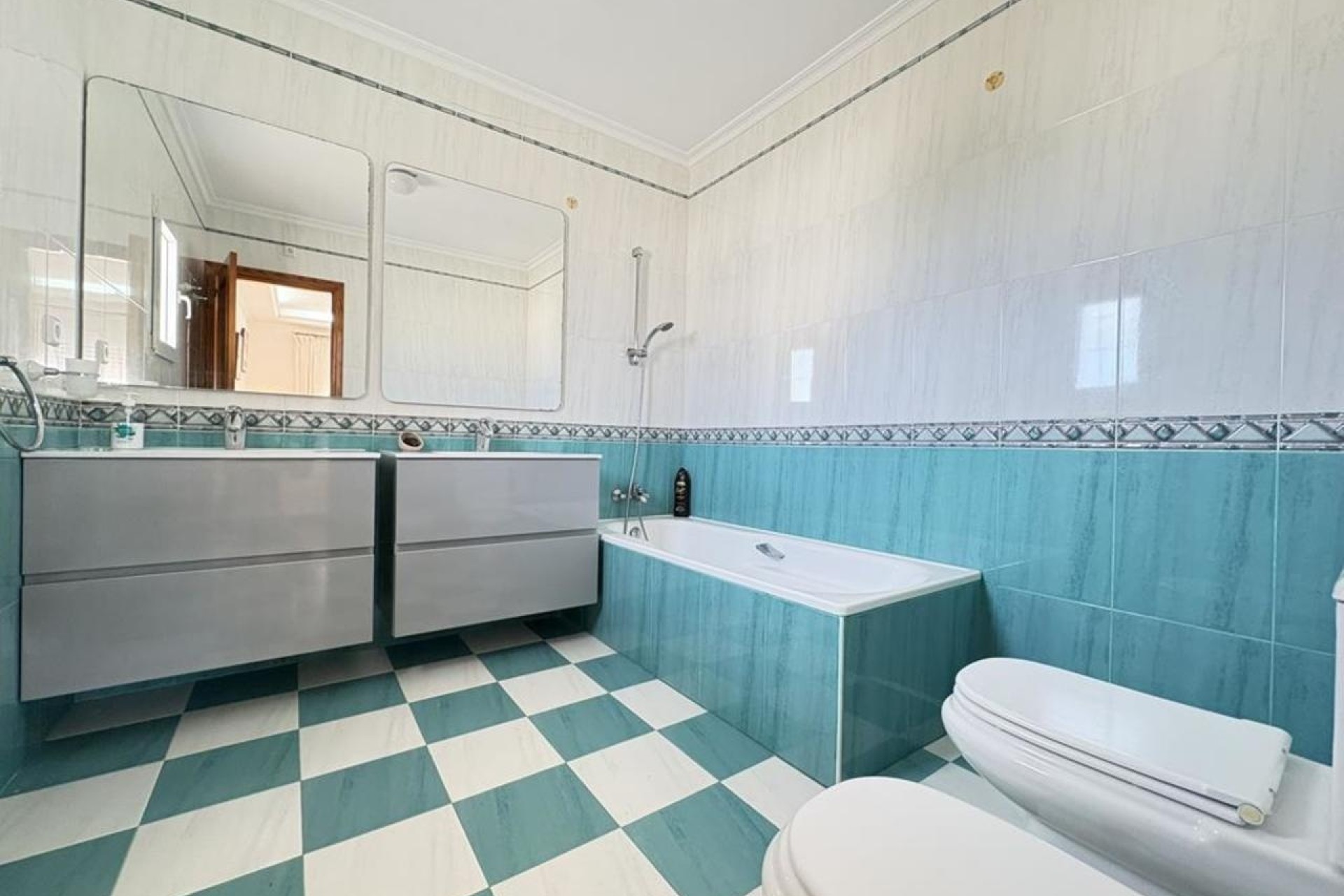 Wiederverkauf - Freistehende Villa -
La Manga del Mar Menor - La Manga