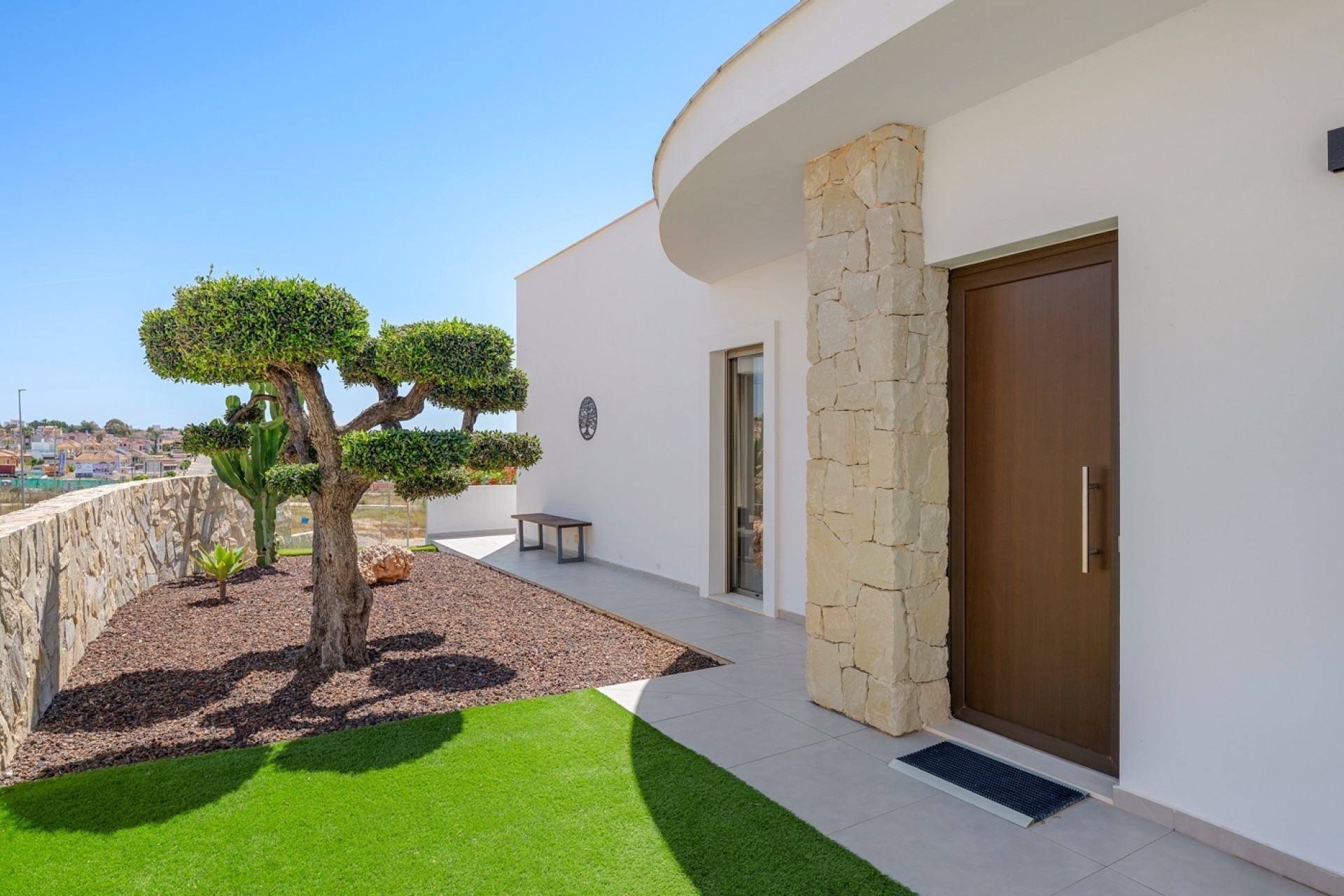 Wiederverkauf - Freistehende Villa -
La Marina