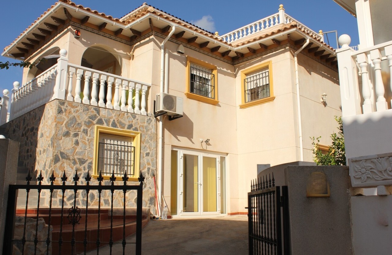 Wiederverkauf - Freistehende Villa -
La Zenia
