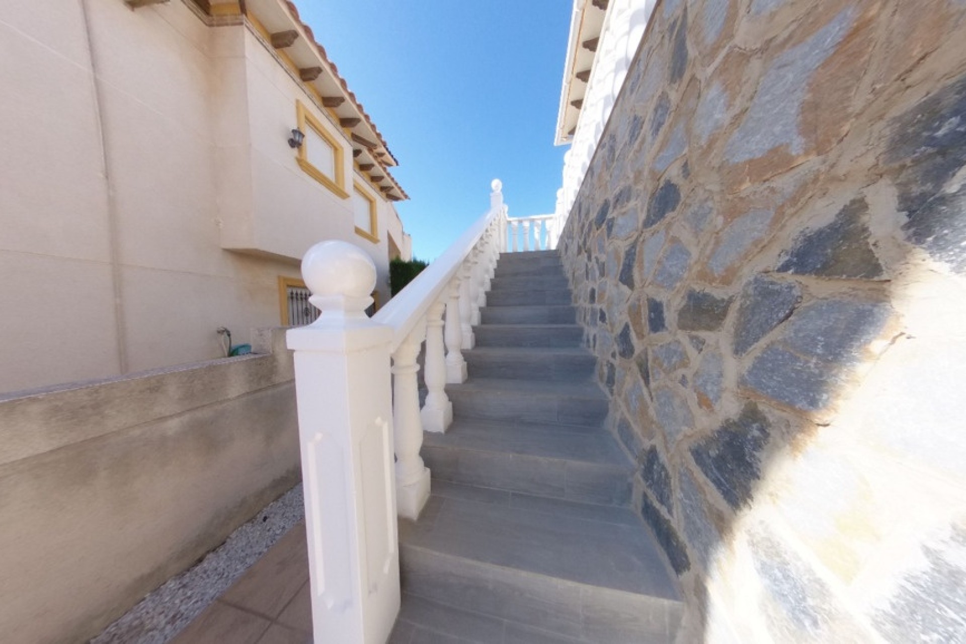 Wiederverkauf - Freistehende Villa -
La Zenia