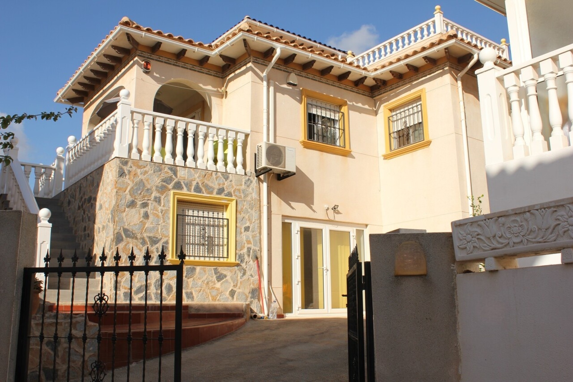 Wiederverkauf - Freistehende Villa -
La Zenia