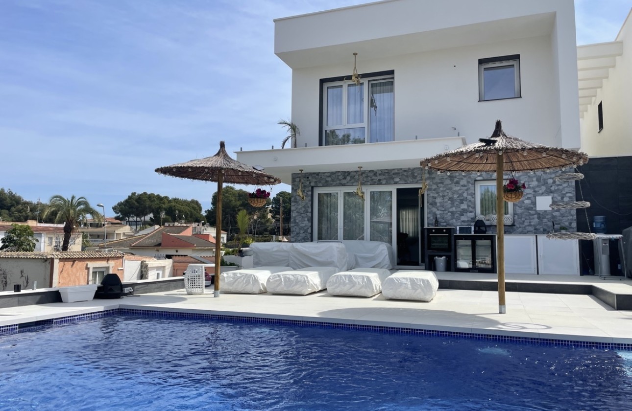 Wiederverkauf - Freistehende Villa -
Los Balcones - Los Altos del Edén - Los Balcones