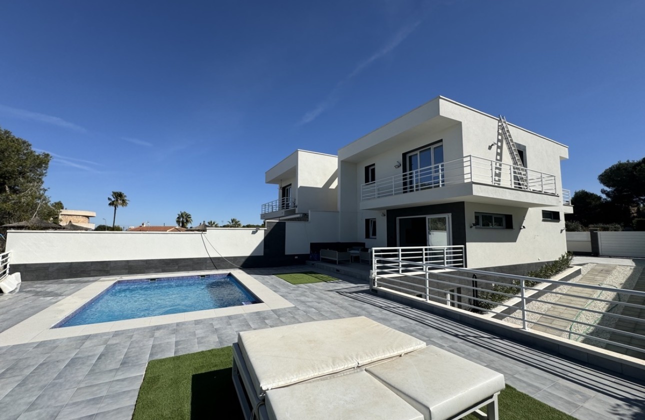 Wiederverkauf - Freistehende Villa -
Los Balcones - Los Altos del Edén - Los Balcones