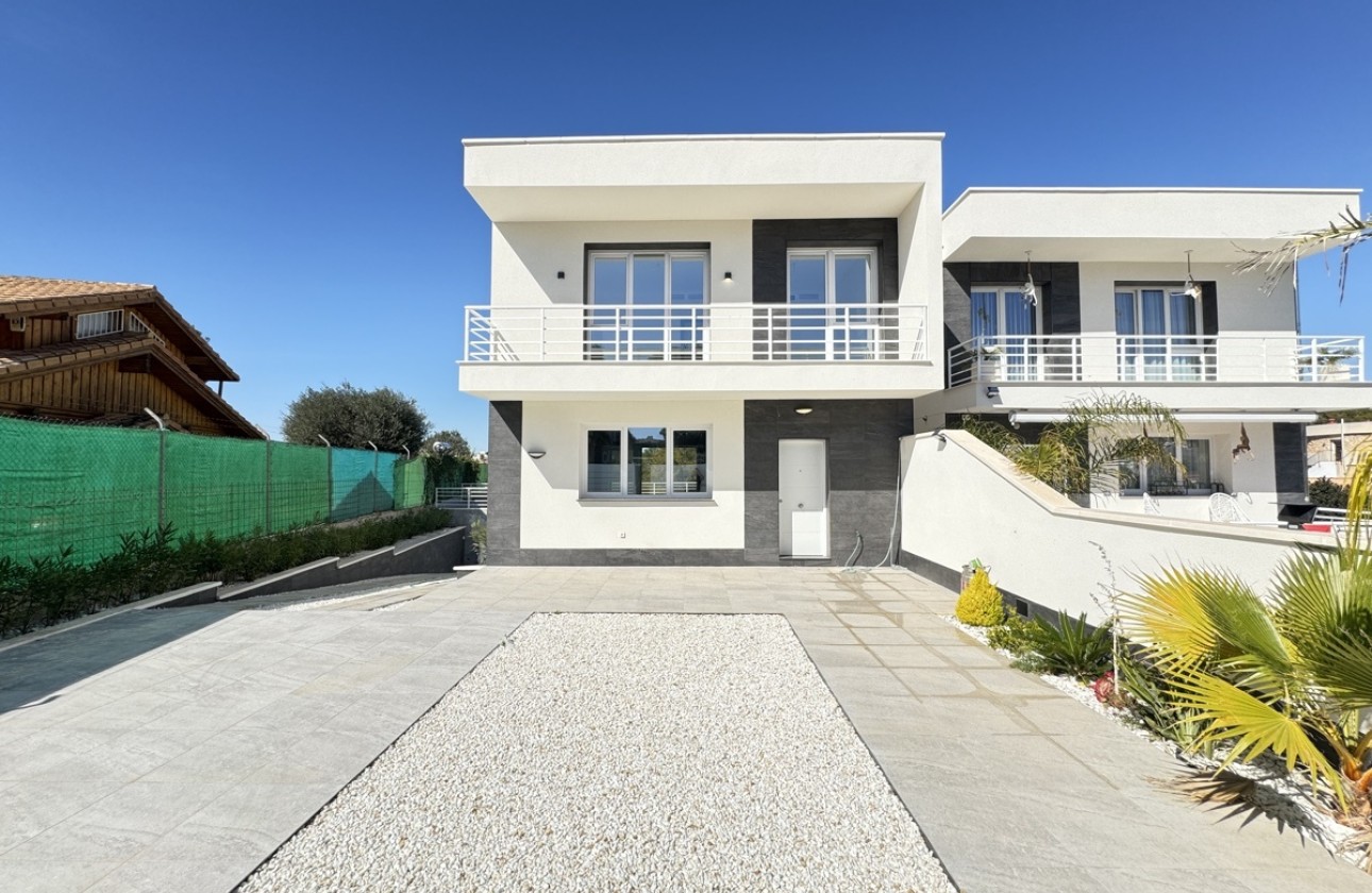 Wiederverkauf - Freistehende Villa -
Los Balcones - Los Altos del Edén - Los Balcones