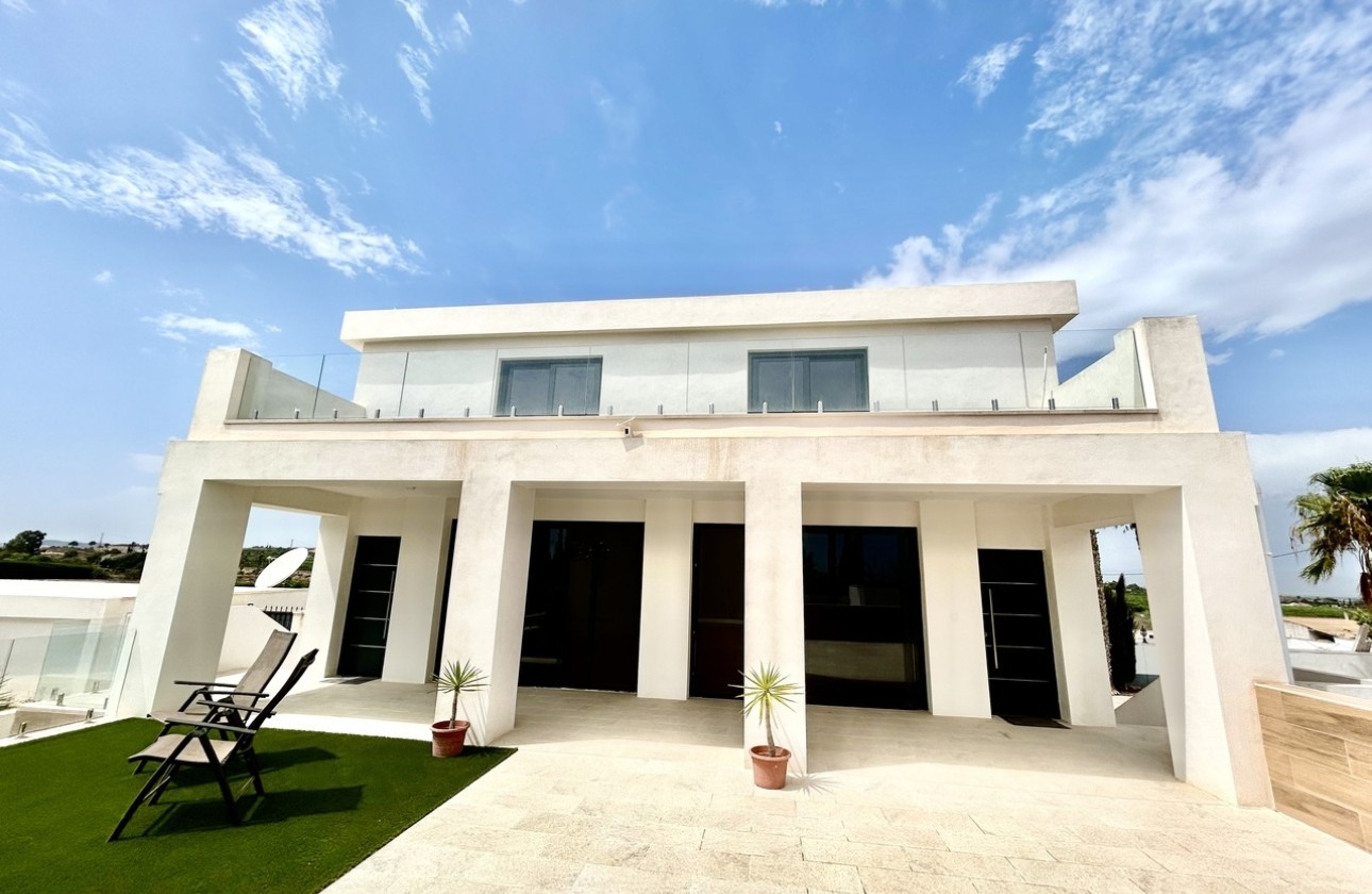 Wiederverkauf - Freistehende Villa -
Los Montesinos