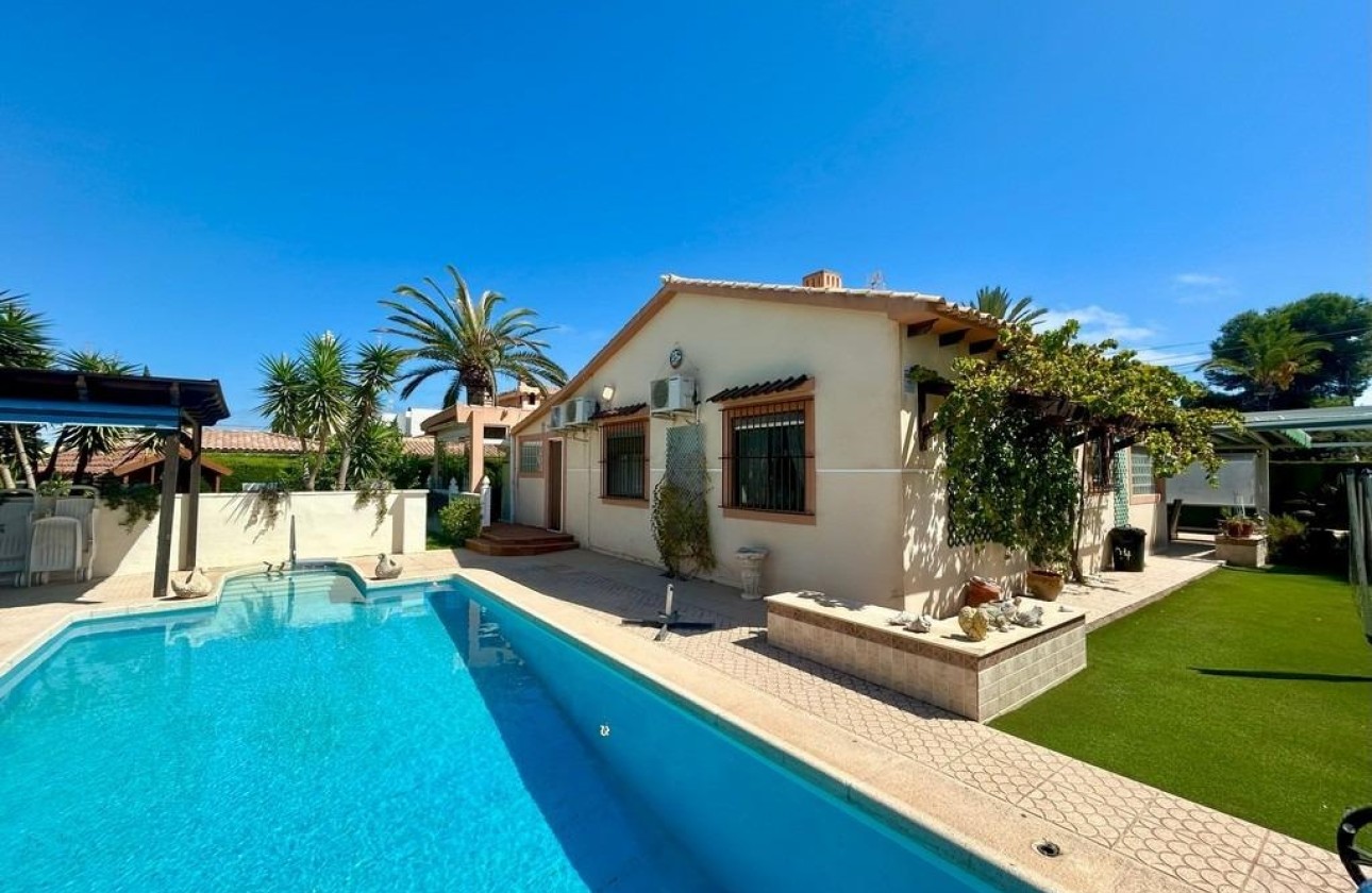 Wiederverkauf - Freistehende Villa -
Orihuela Costa - Aguamarina