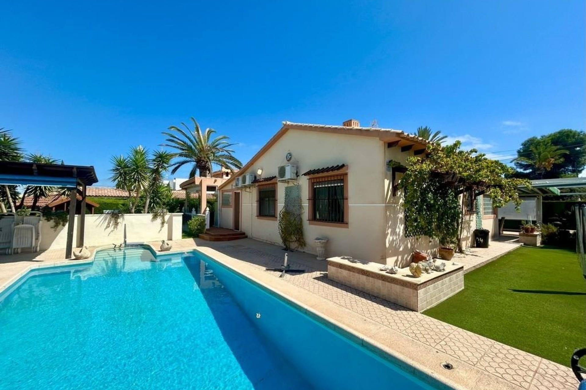 Wiederverkauf - Freistehende Villa -
Orihuela Costa - Aguamarina