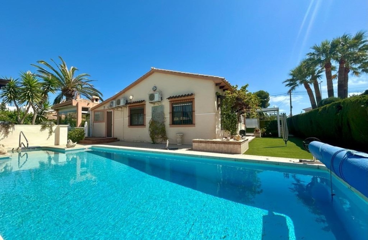 Wiederverkauf - Freistehende Villa -
Orihuela Costa - Aguamarina