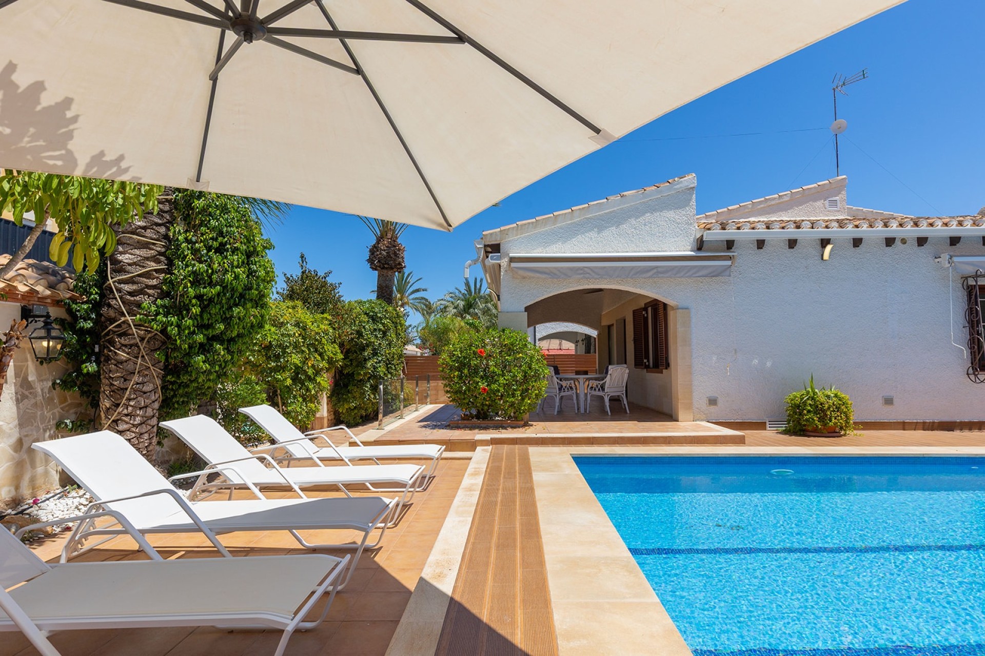 Wiederverkauf - Freistehende Villa -
Orihuela Costa - Punta Prima