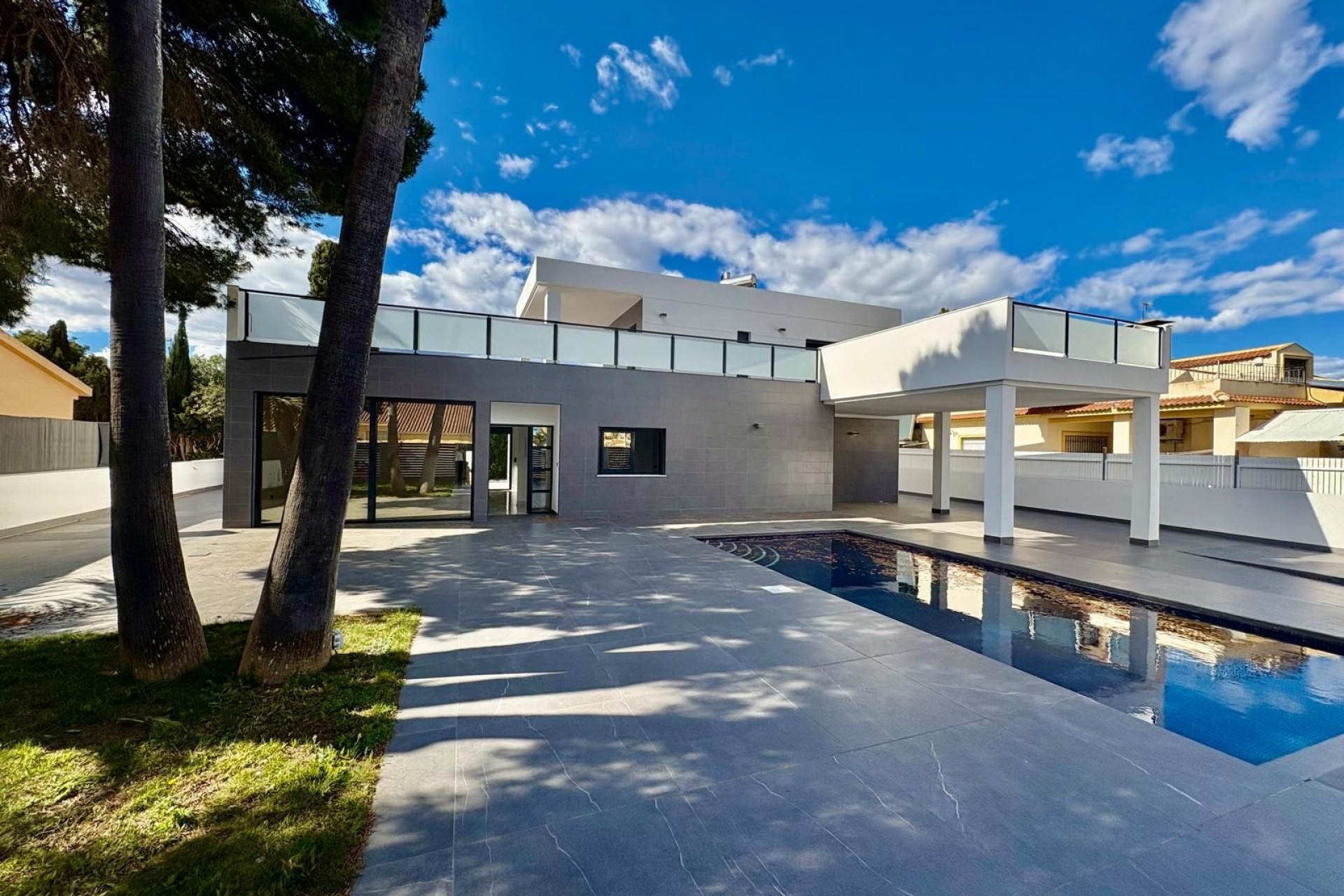 Wiederverkauf - Freistehende Villa -
Orihuela Costa