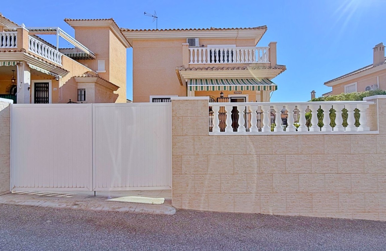 Wiederverkauf - Freistehende Villa -
Orihuela - Orihuela Costa