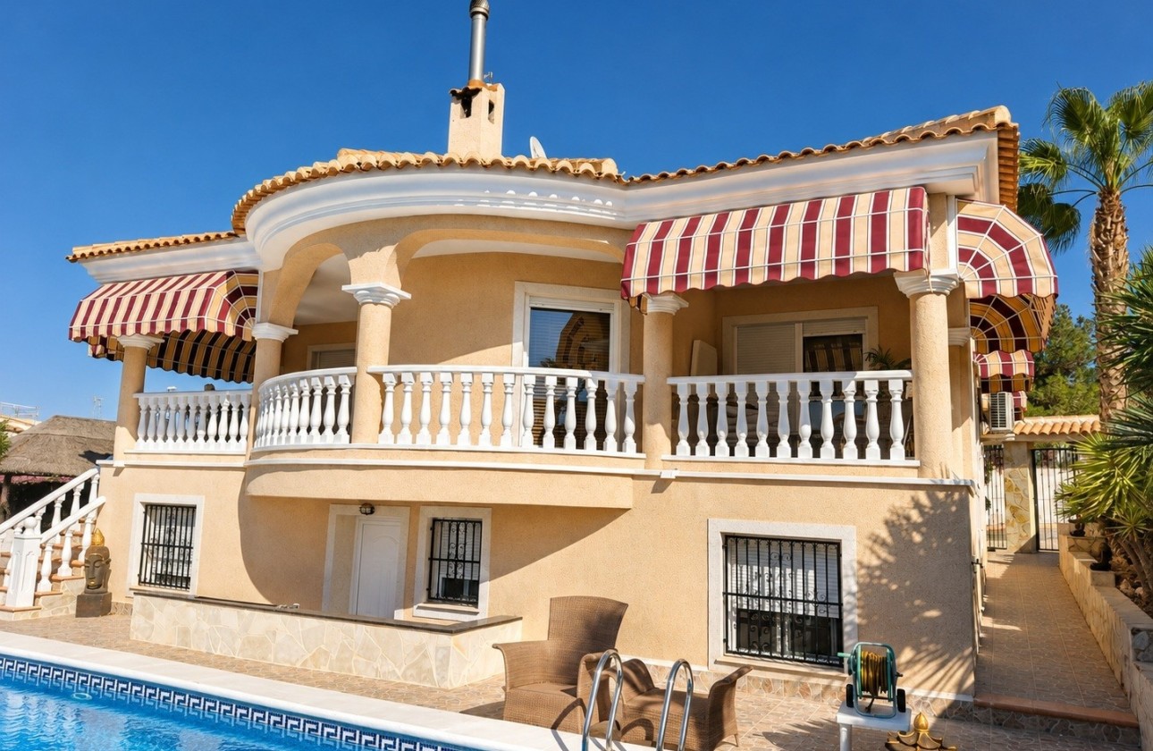Wiederverkauf - Freistehende Villa -
Rojales