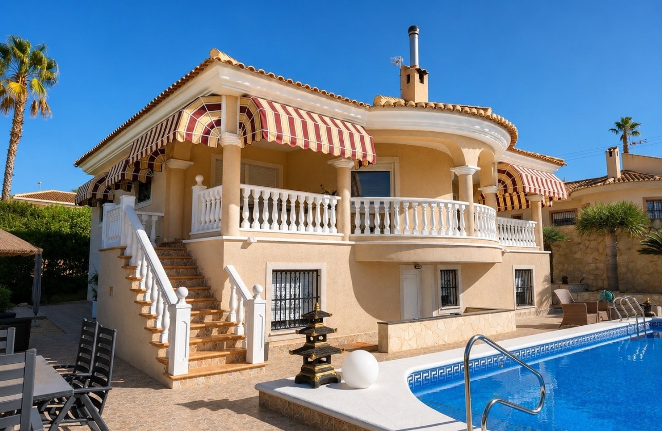 Wiederverkauf - Freistehende Villa -
Rojales