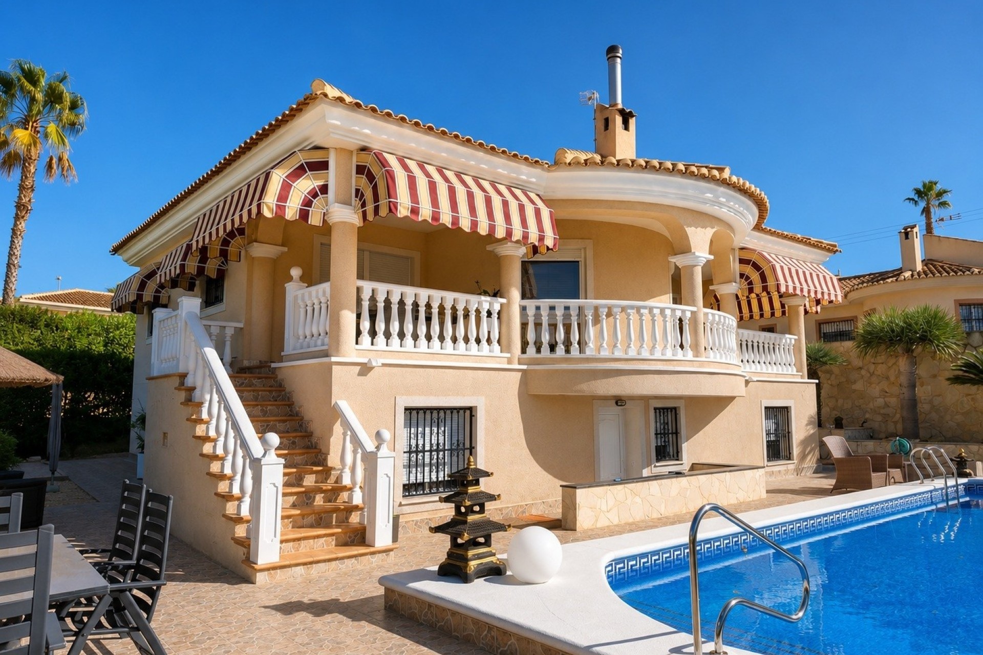 Wiederverkauf - Freistehende Villa -
Rojales