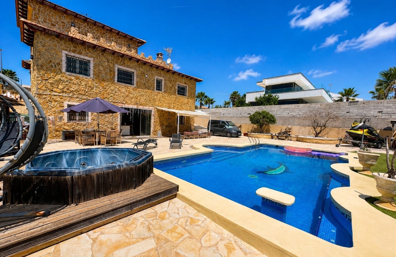 Wiederverkauf - Freistehende Villa -
San Fulgencio - La Escuera