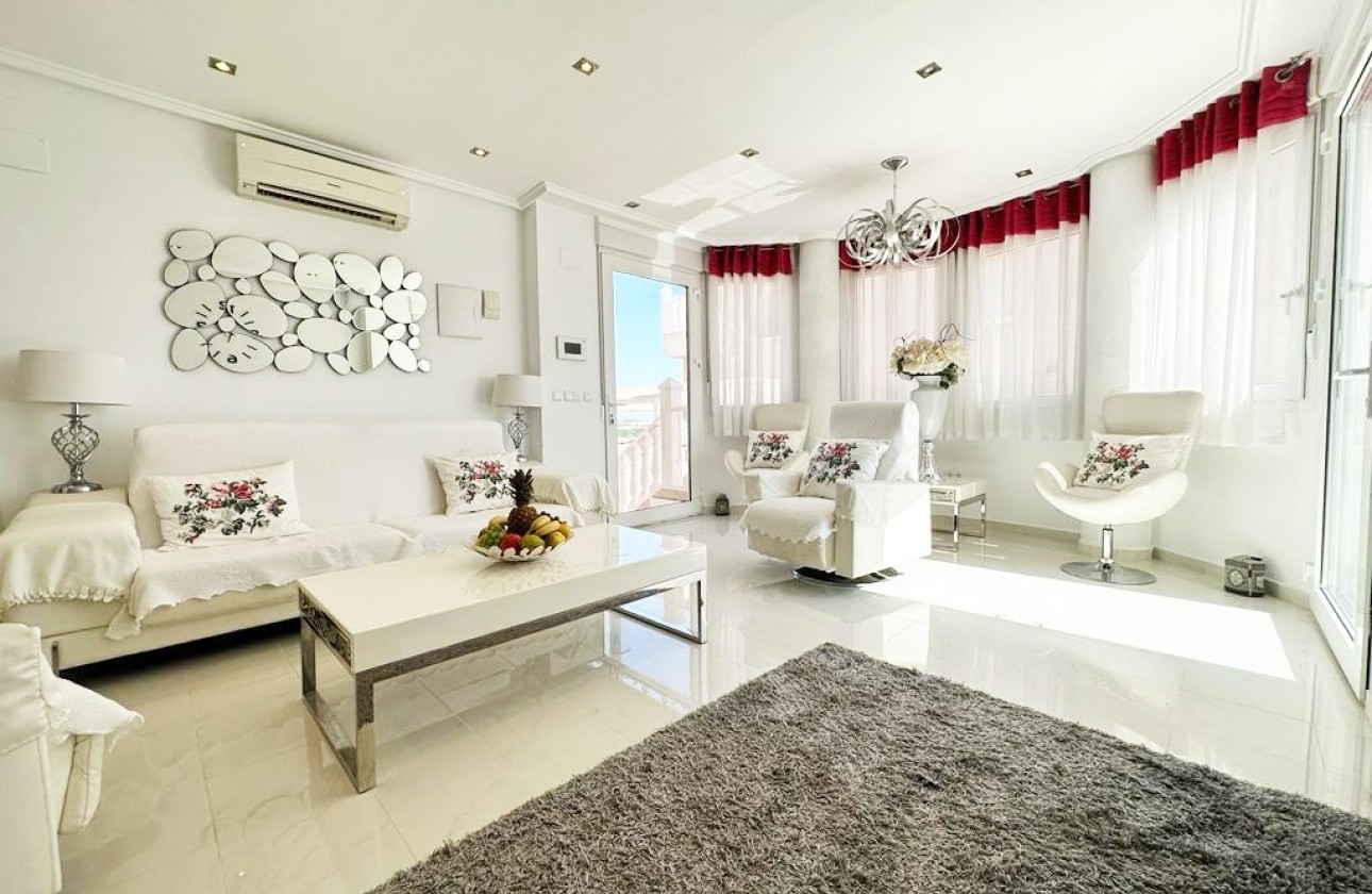 Wiederverkauf - Freistehende Villa -
San Miguel de Salinas - Inland